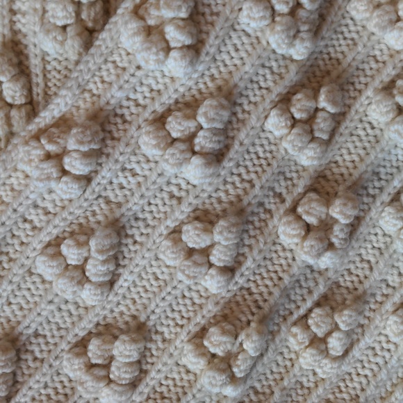 Carraigdonn Handknit Ireland 100% Pure Wool Cream Bauble Fringe Boho Scarf - Picture 2 of 5